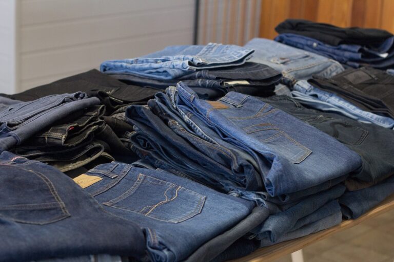How to Thrift Like a Pro: Maximizing Your 2nd Hand Stores Experience
